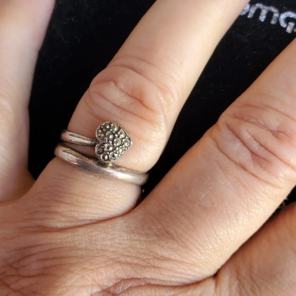 Vintage‎ silver/marcasite heart  ring 7- 7.5 - Picture 5 of 7